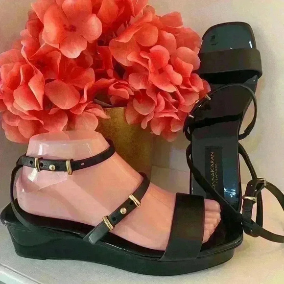 Donna Karan Patton leather platform Strappy Black Sandals. Size 8 - Picture 1 of 8